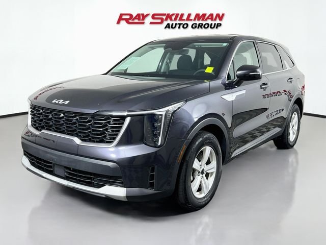 Used 2025  Kia LX image 3