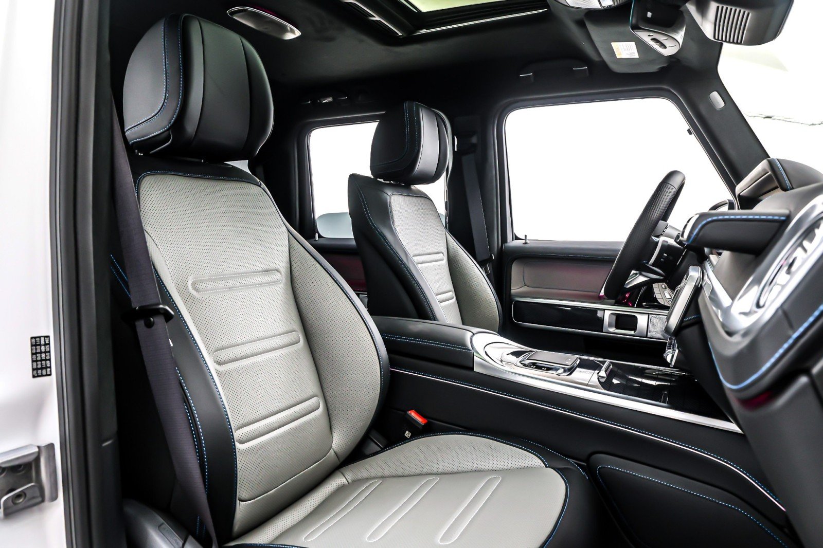2025 Mercedes-Benz G-Class G580 - Photo 7