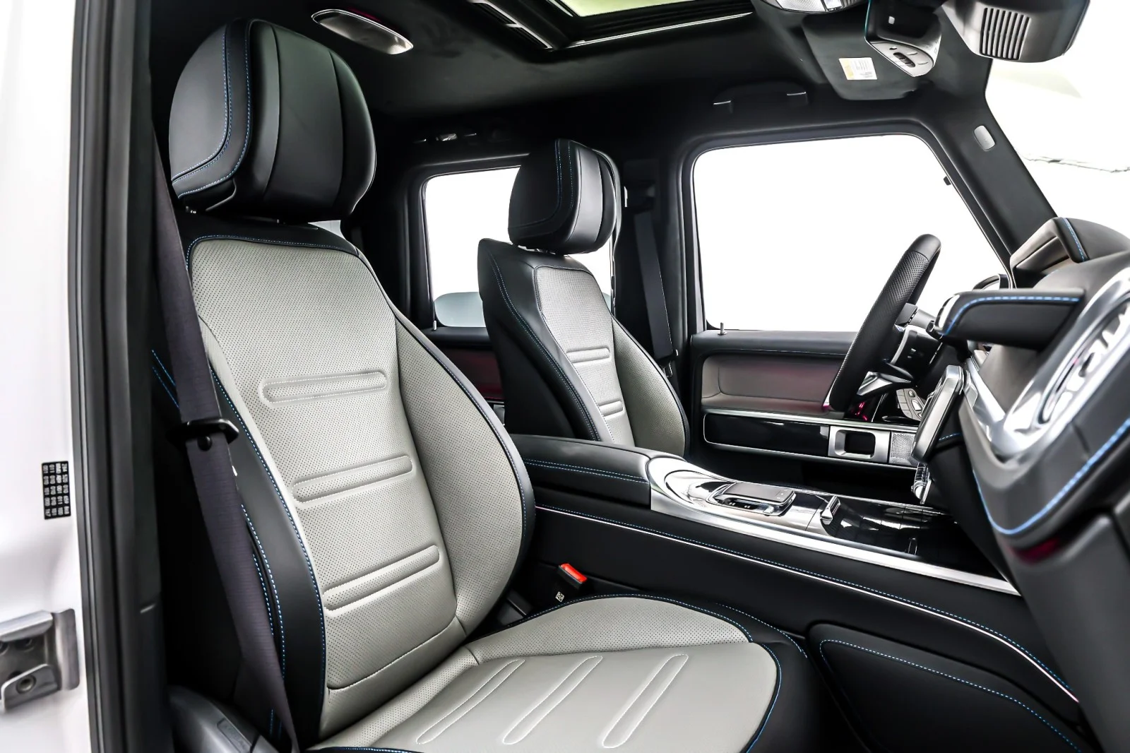 2025 Mercedes-Benz G-Class G580 - Photo 7