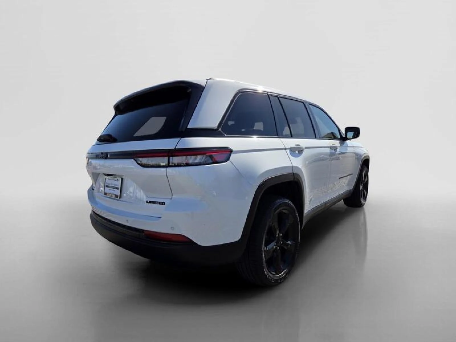Used 2023 WHITE Jeep Limited image 5
