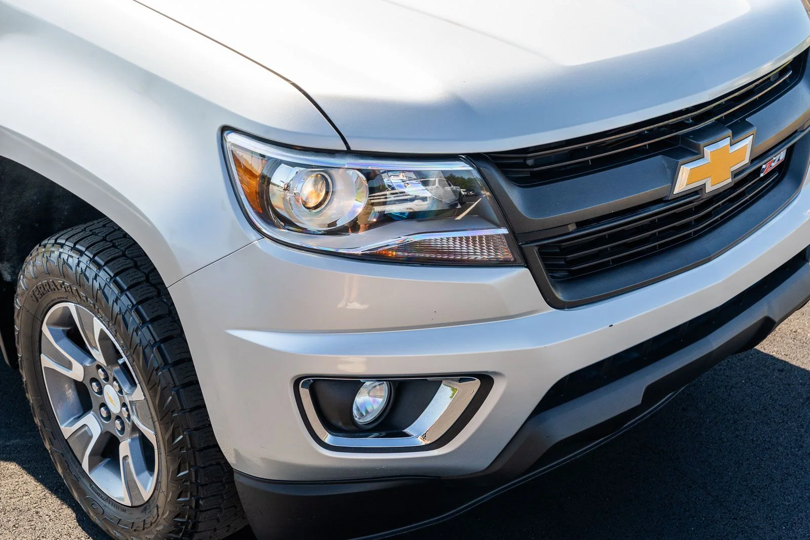 Used 2015 Silver Chevrolet Z71 image 9