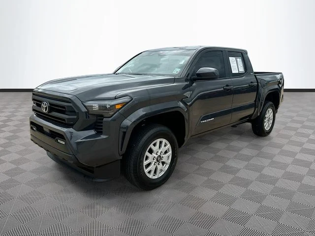 Certified Used 2024  Toyota SR5 image 3