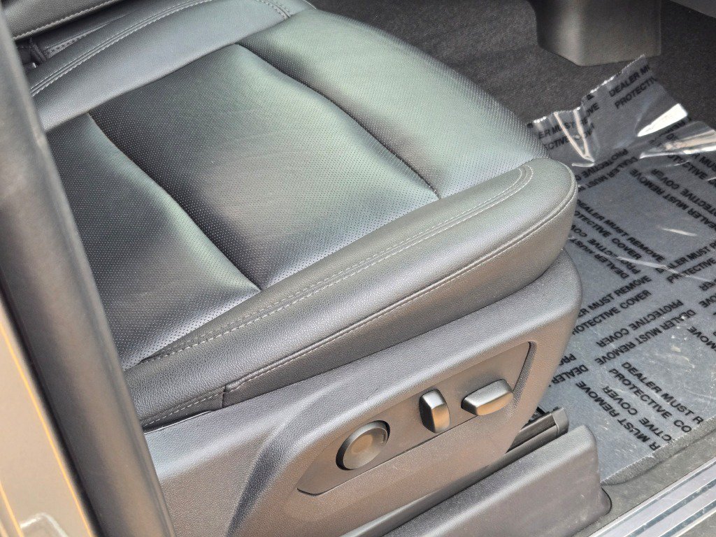 2025 GMC Sierra 1500 SLT - Photo 8