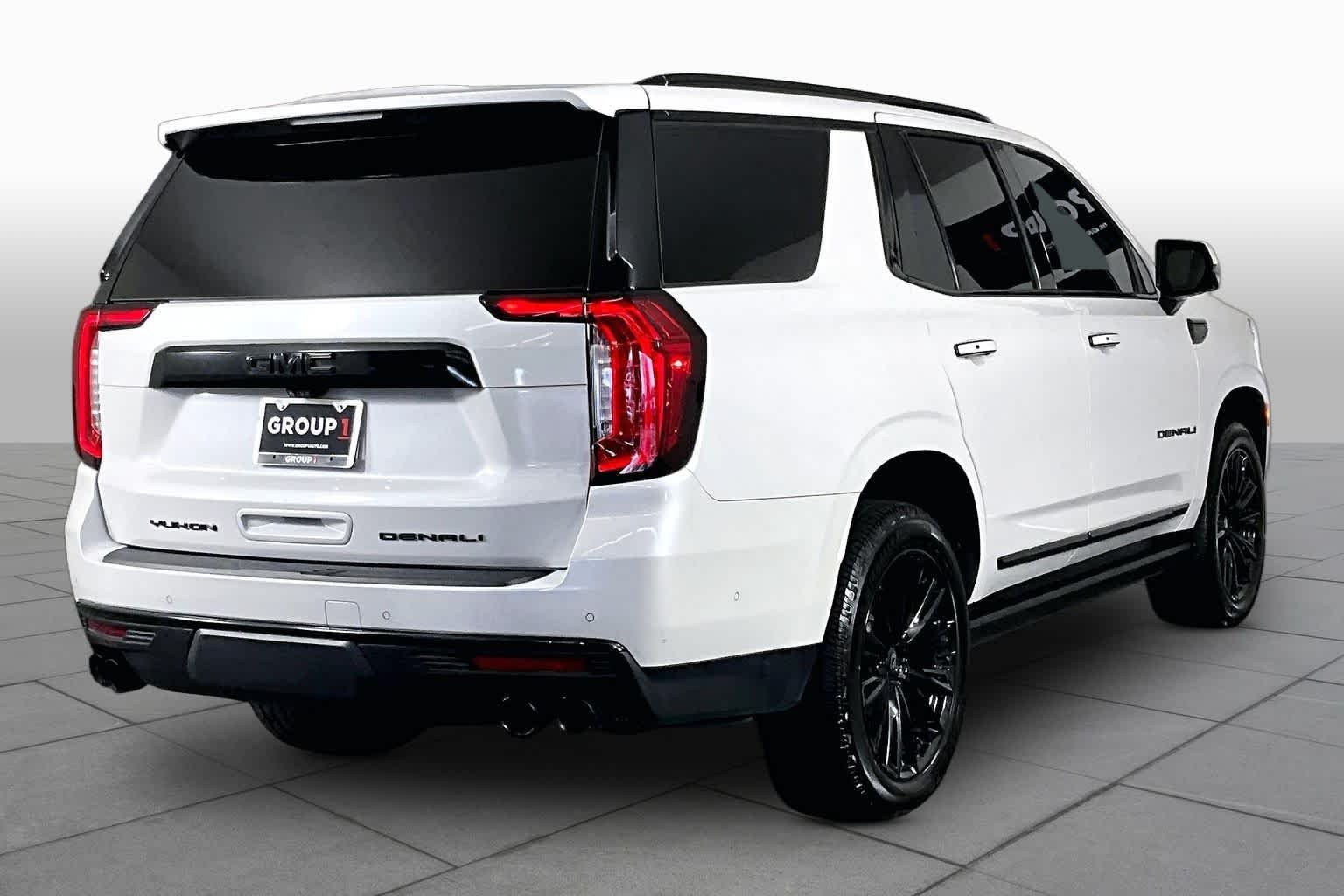 Used 2023 White Frost Tricoat GMC Denali image 13
