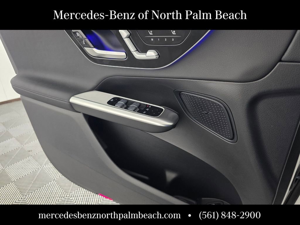 New 2026 Polar White Mercedes-Benz GLC 300 image 47