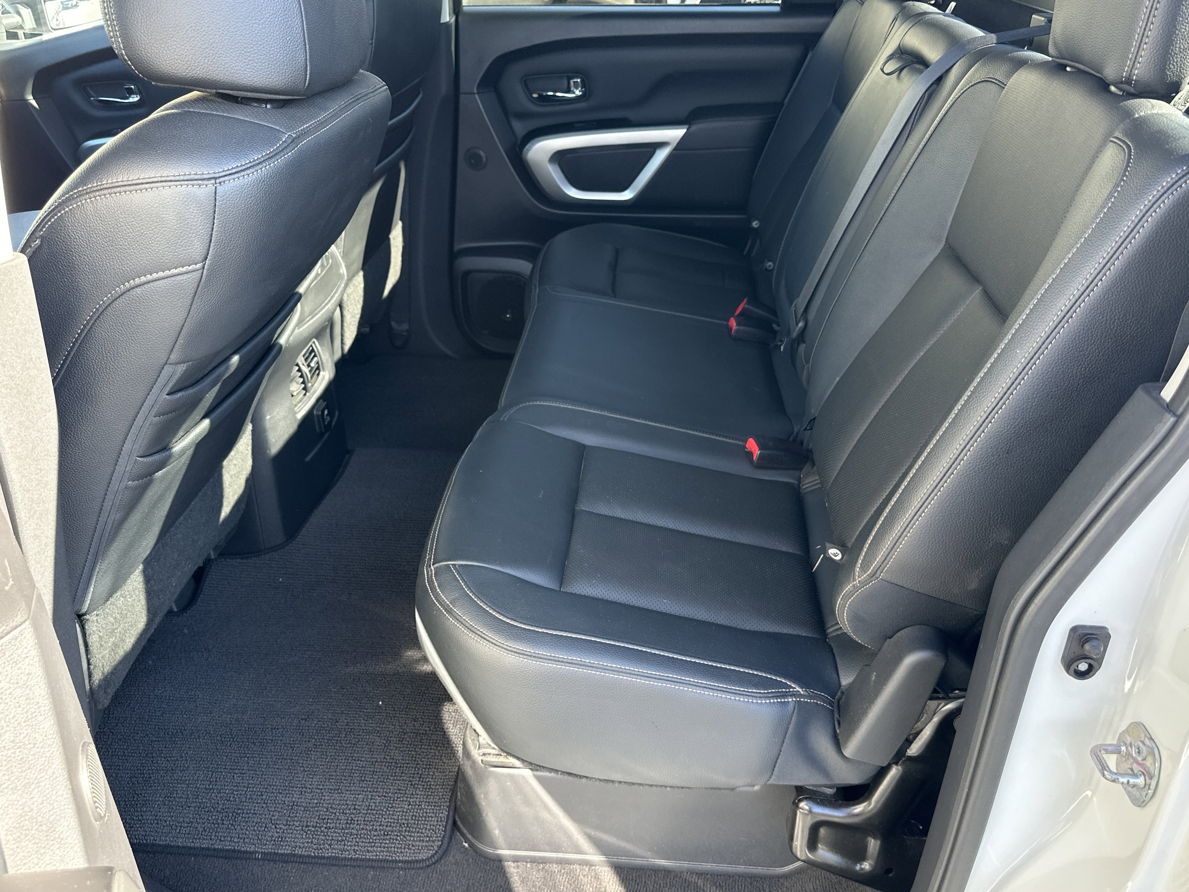 Used 2018 Pearl White Nissan SL image 21