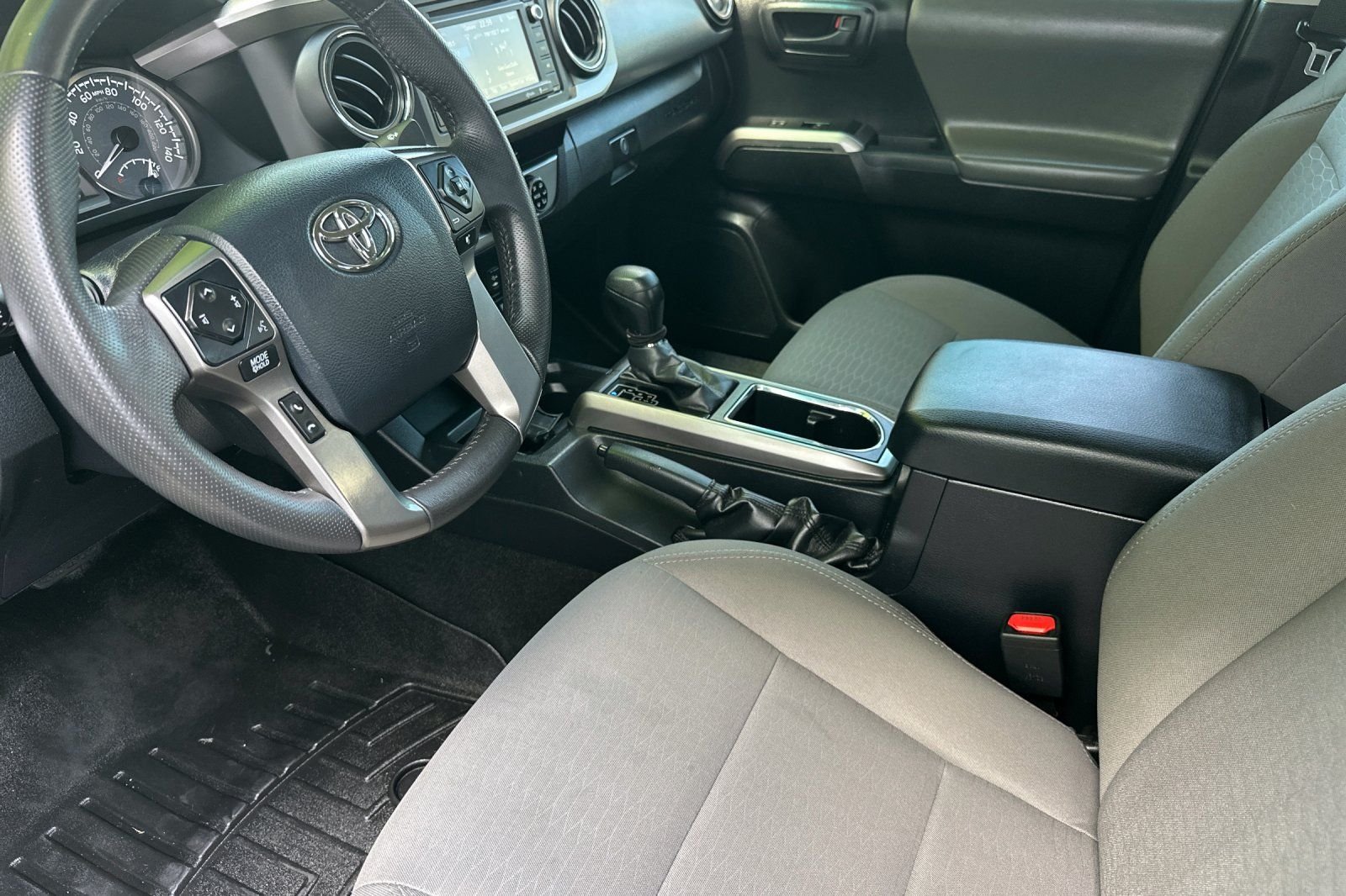 Used 2017 Silver Toyota SR5 image 10