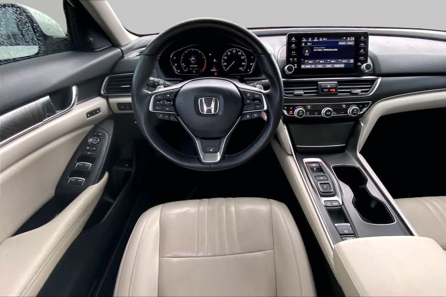 Used 2022 Platinum White Pearl Honda Touring image 5