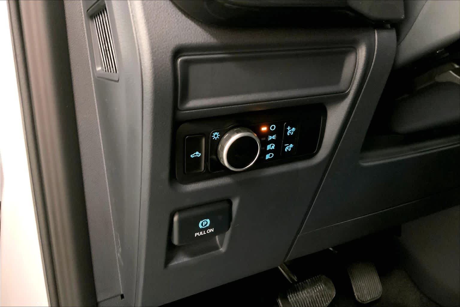 New 2026 Oxford White Ford STX® image 18