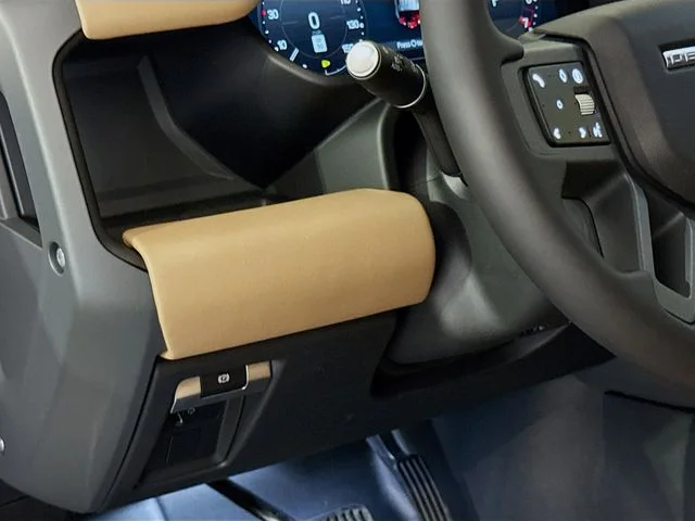 New 2026 Fuji White Land Rover X-Dynamic SE image 10