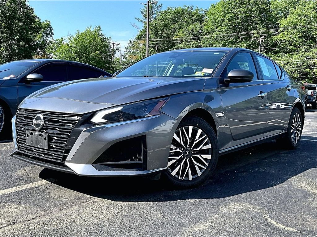 Used 2024 Gray Nissan 2.5 SV image 3