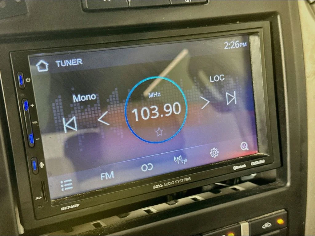 Used 2010 Gray Ford  image 16