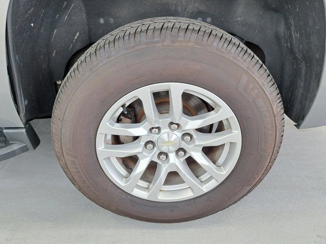 Used 2018 Gray Chevrolet LT image 38