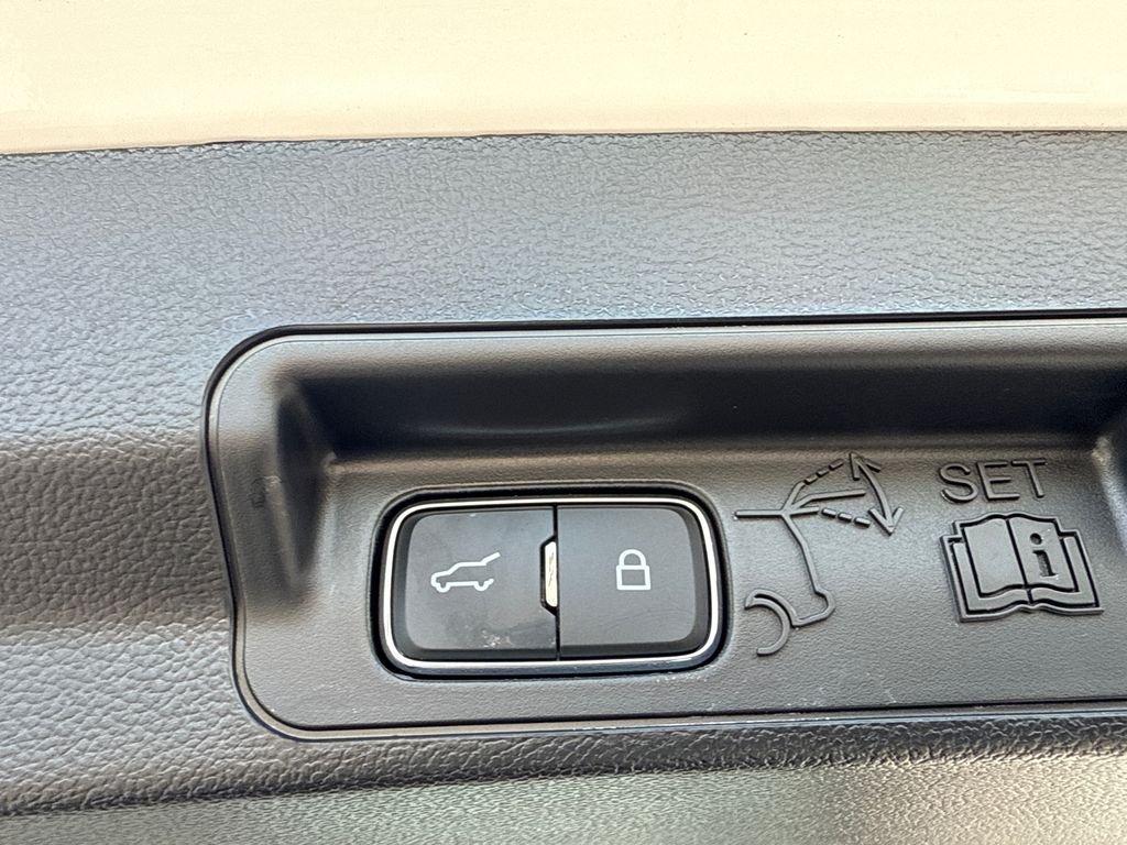 2025 Ford Explorer ST - Photo 19