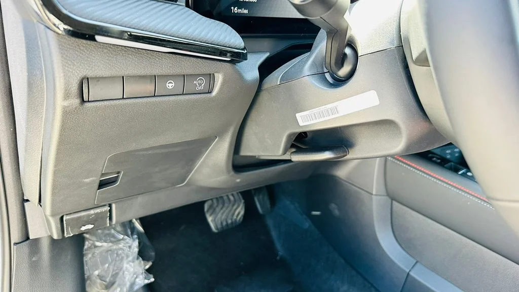 2026 Nissan KICKS SR - Photo 17