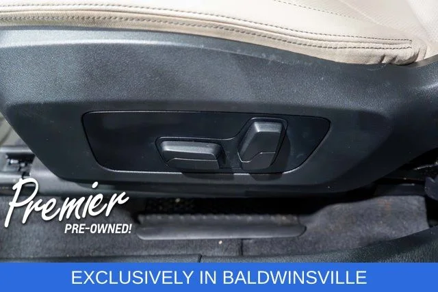 Used 2023 Green BMW xDrive28i image 19