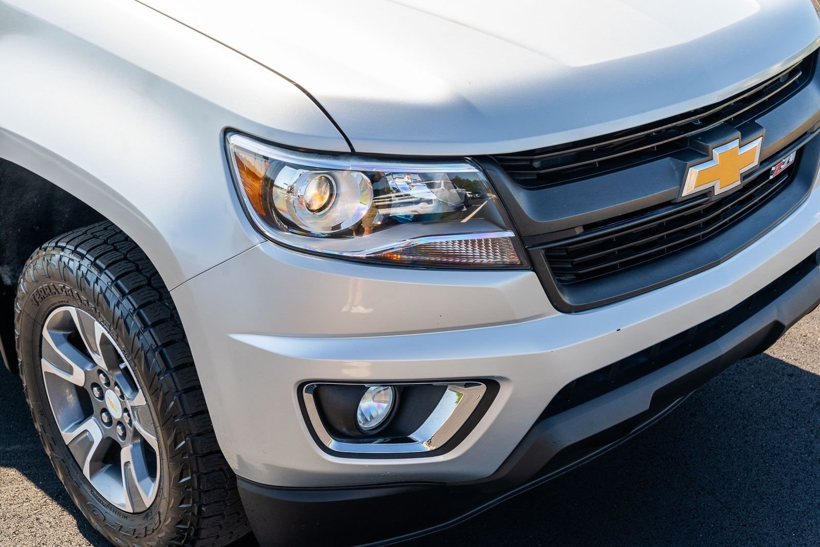 Used 2015 Silver Chevrolet Z71 image 10