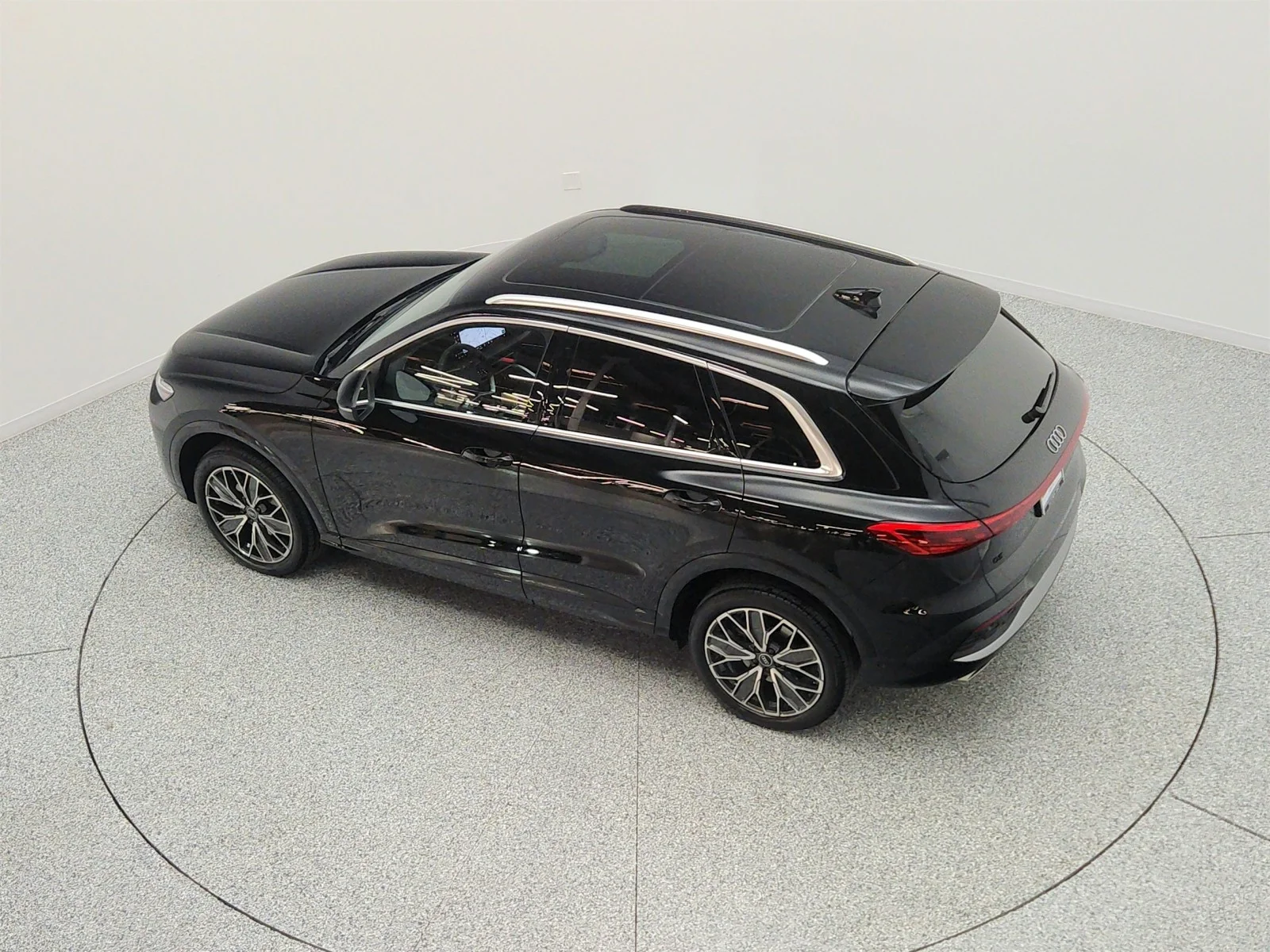 Used 2025 Mythos Black Metallic Audi Premium Plus 2.0 TFSI quattro image 29