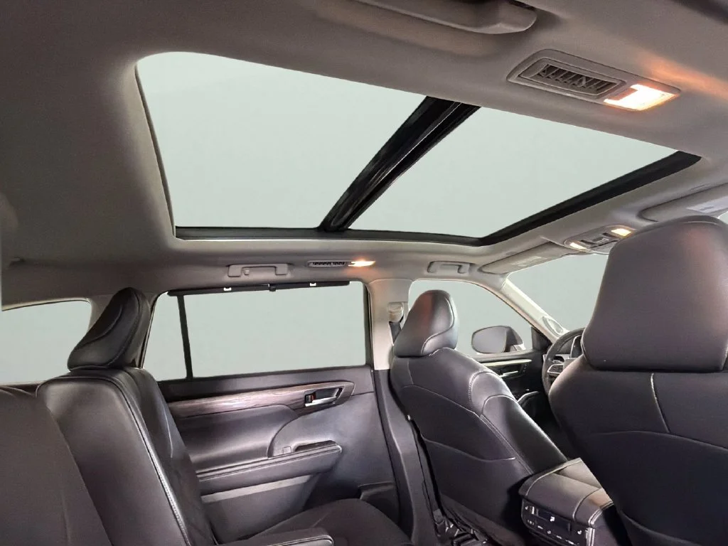 Used 2023 Black Toyota Platinum image 40