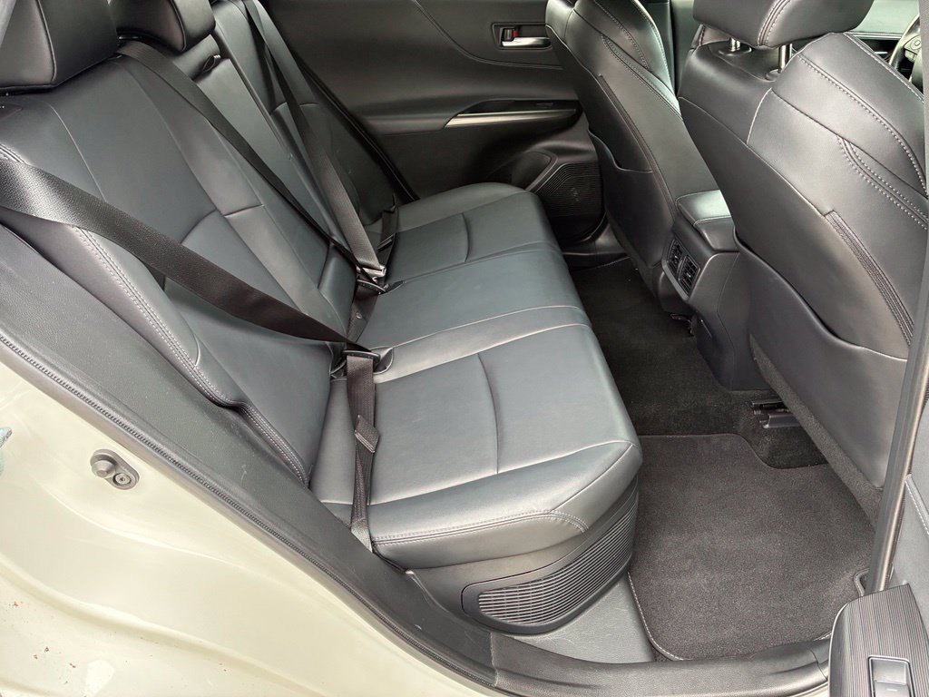 Used 2022 White Toyota XLE image 17