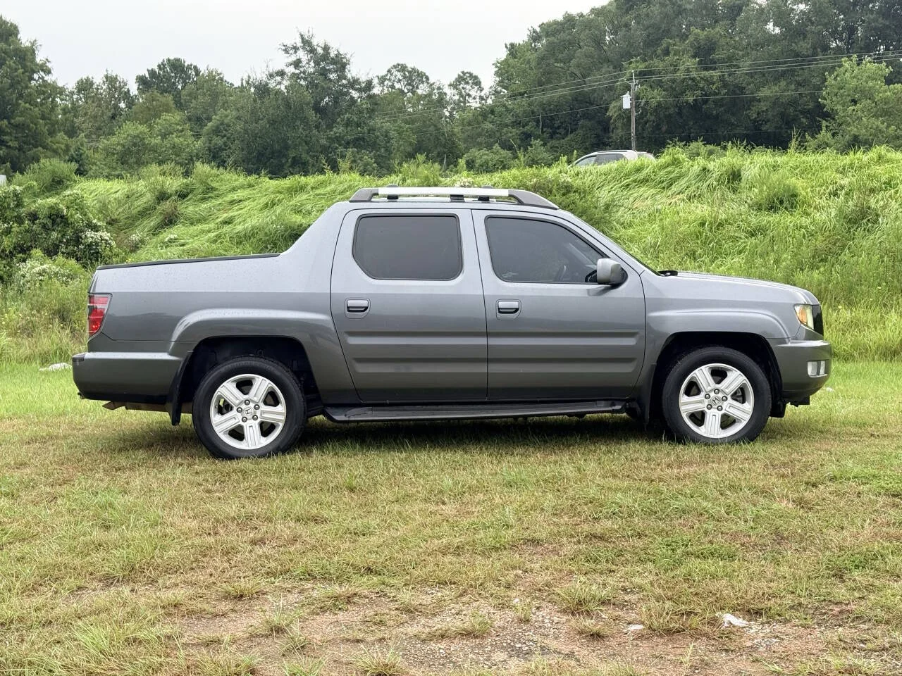 Used 2013 Gray Honda RTL 4x4 4dr Crew Cab image 6