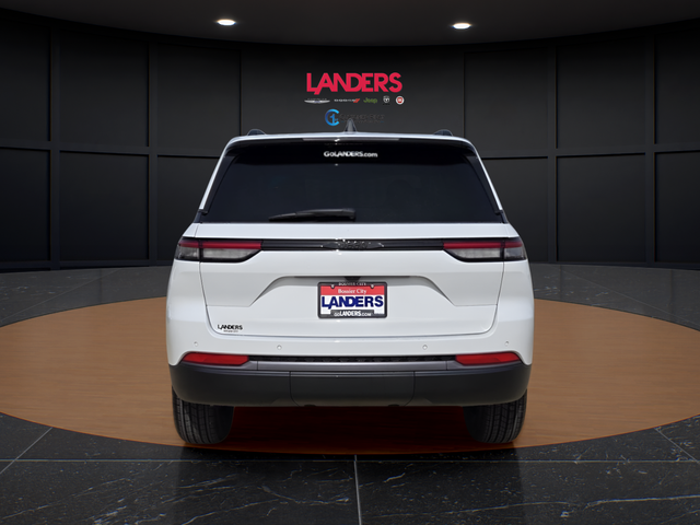 New 2026 Bright White Clear-Coat Exterior Paint Jeep Altitude image 2