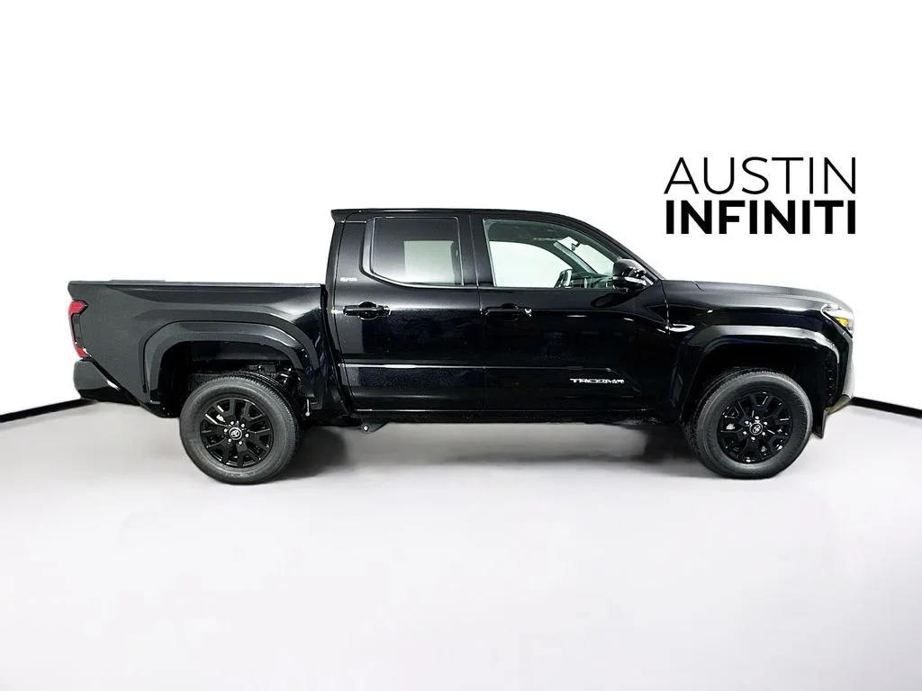 2025 Toyota Tacoma SR5 - Photo 8