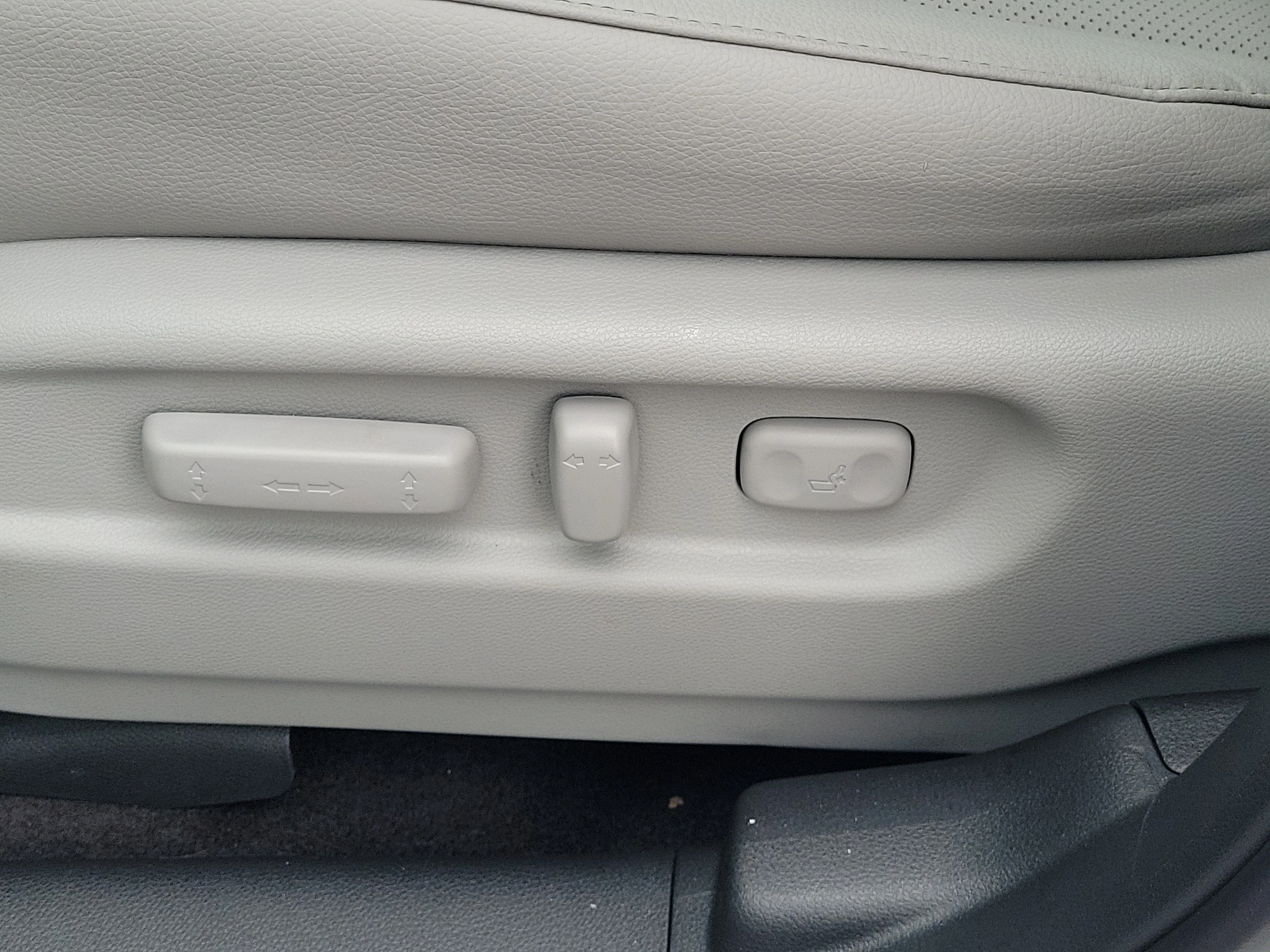Certified Used 2026 Platinum White Pearl Honda RTL image 19