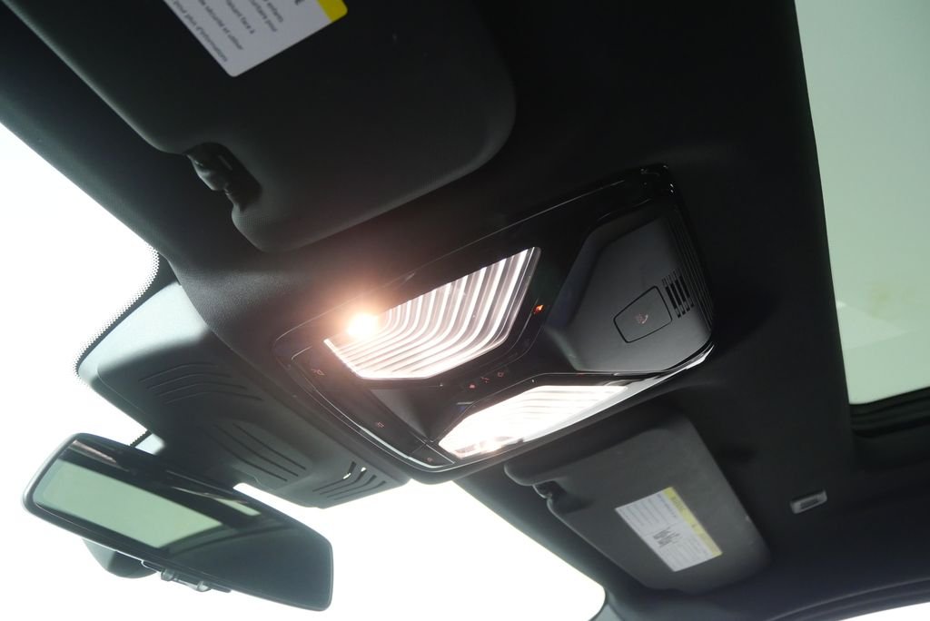 Used 2023 Black Sapphire Metallic BMW xDrive30i image 16