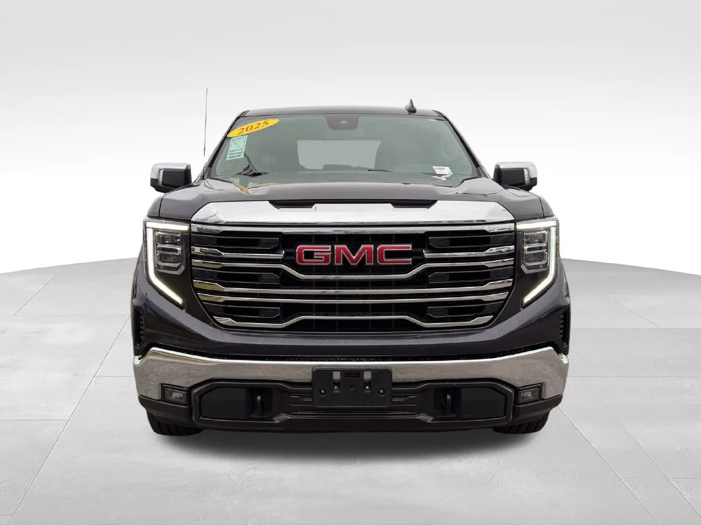 Used 2025 Silver GMC SLT image 25