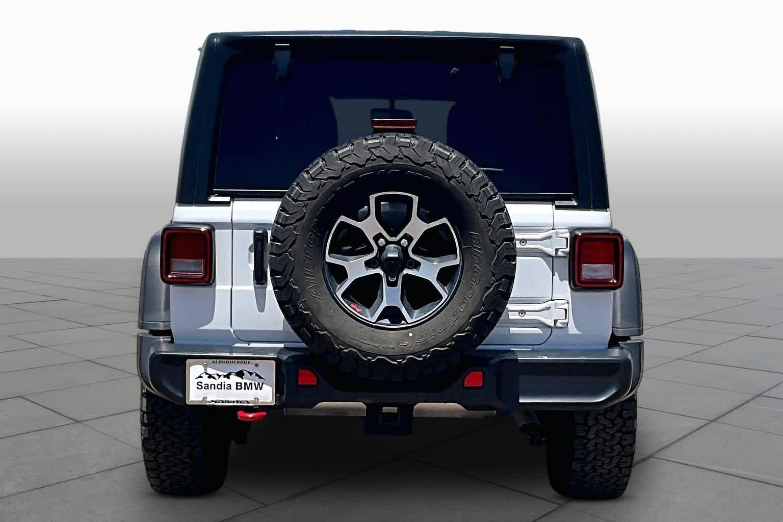 Used 2021 Bright White Clearcoat Jeep Unlimited Rubicon image 4