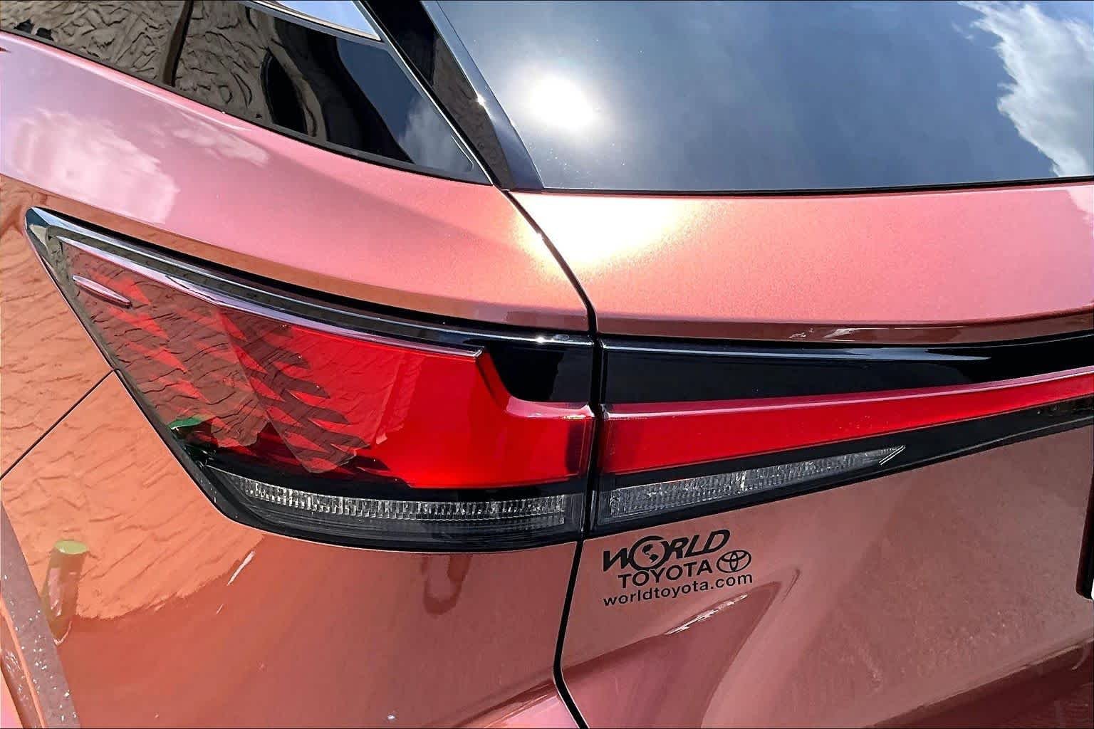 Used 2025 Copper Crest Lexus Premium image 29