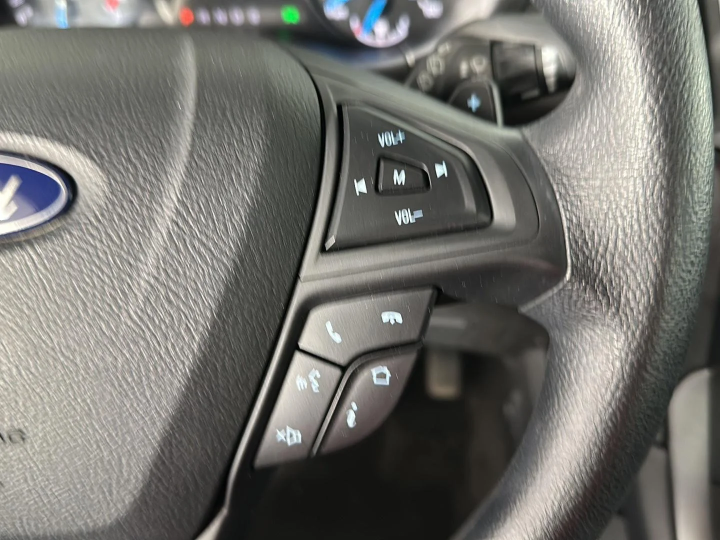 Used 2019 Ingot Silver Ford SE image 22