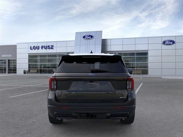 New 2026 Agate Black Metallic Ford ST-Line image 5