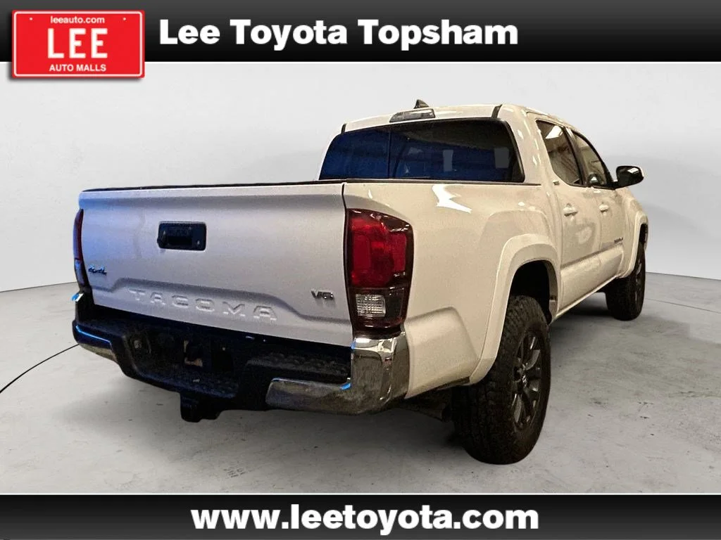 Used 2022 White Toyota SR5 image 5