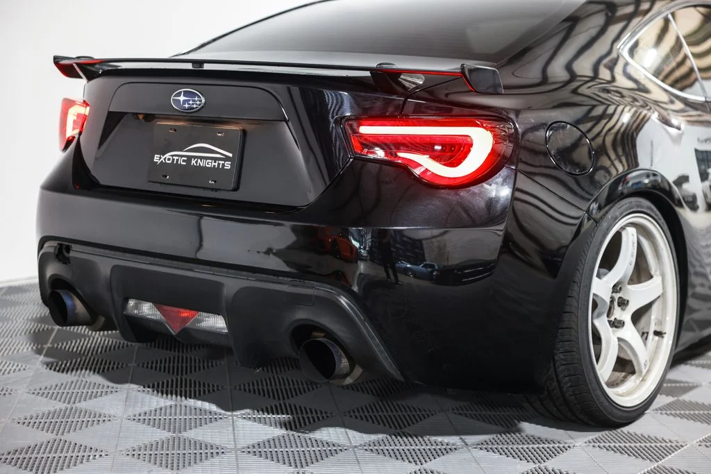 Used 2018 Black Subaru Limited image 9