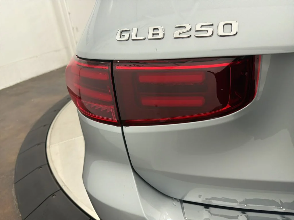 Used 2026 Silver Mercedes-Benz GLB 250 image 11