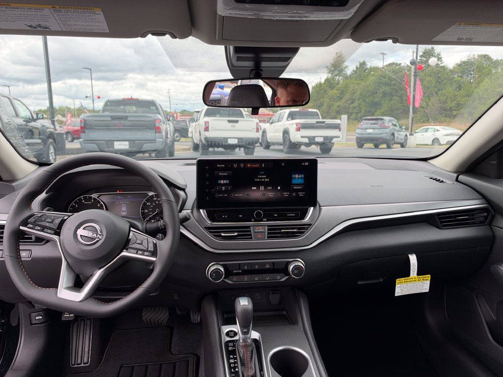 New 2026 Black Nissan 2.5 SR image 15