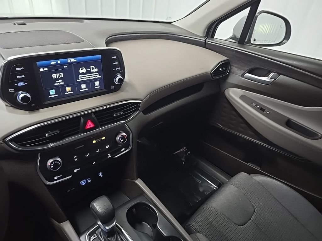 Used 2019 Silver Hyundai SE image 25