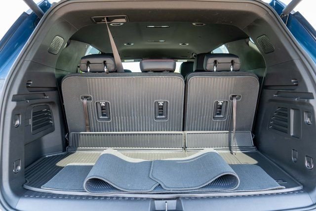 Used 2024 Blue Chevrolet Z71 image 10