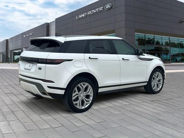 Used 2023 White Land Rover R-Dynamic SE image 5