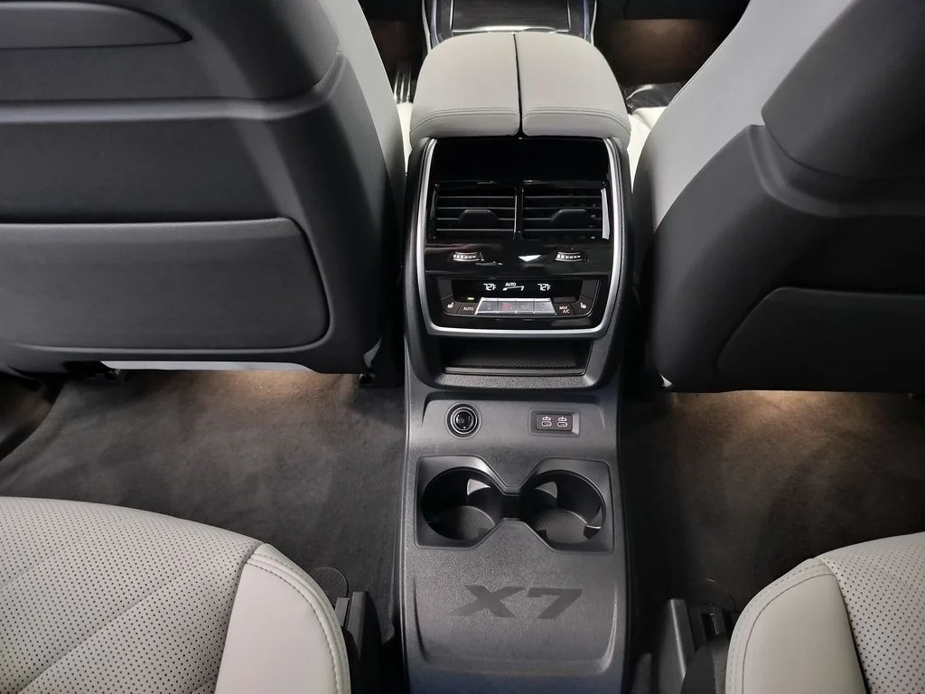 New 2027 Carbon Black Metallic BMW xDrive40i image 21