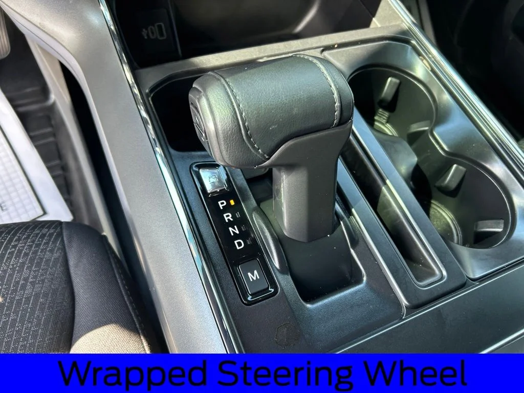 Used 2025 White Metallic Ford XLT image 13