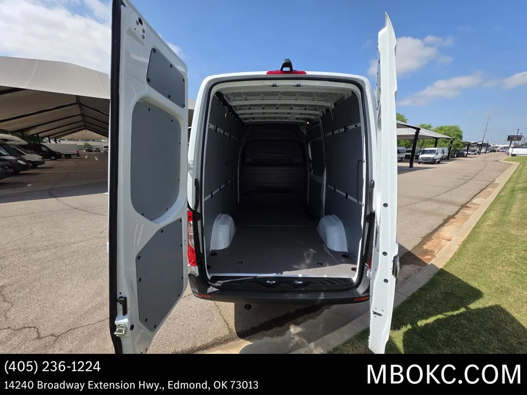 Used 2026 Arctic White Mercedes-Benz Cargo 144 WB image 5