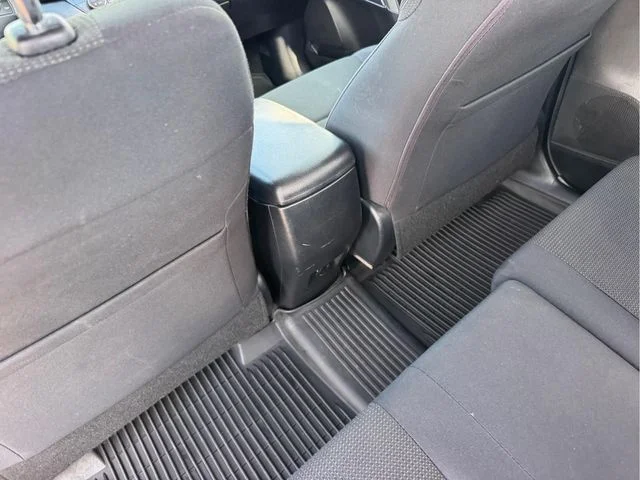 Used 2016 Red Toyota XLE image 12