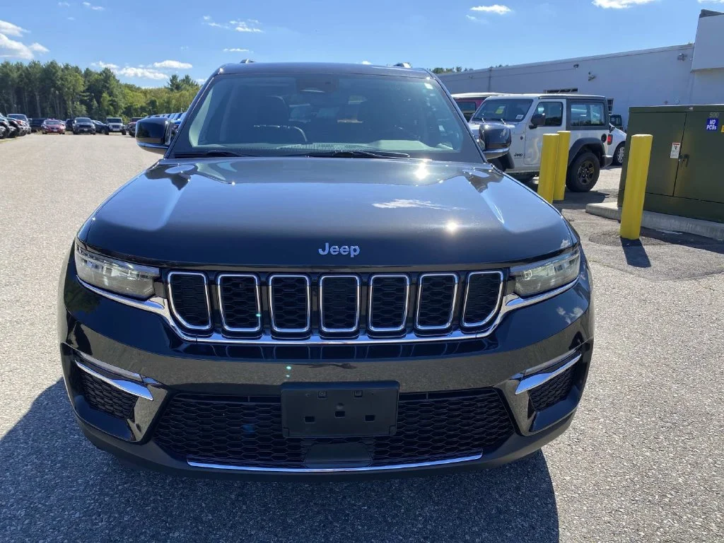 Certified Used 2023 Brown Jeep Limited image 10