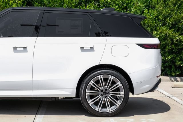New 2026 White Land Rover Dynamic SE image 18