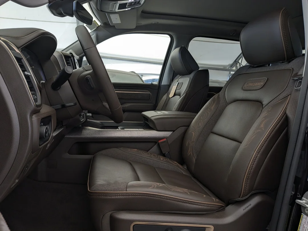 New 2026 Black RAM Limited Longhorn - - 4x4 - 5.7L HEMI V8 eTorque - Premium Leather - Pano Sunroof & More! image 14