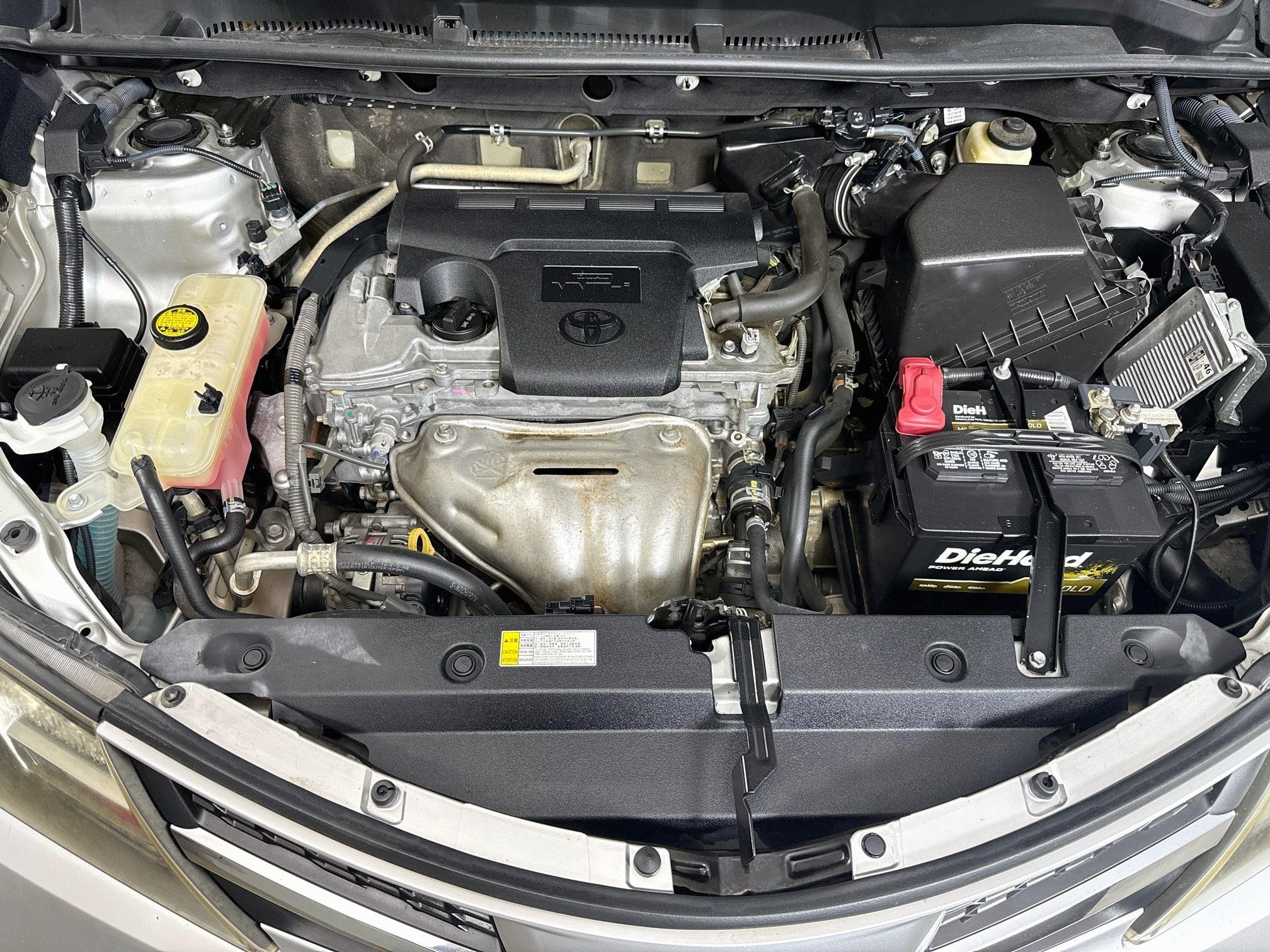 Used 2015 Classic Silver Metallic Toyota Limited image 29