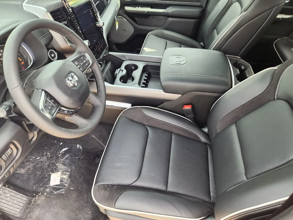 New 2026 Granite Crystal Metallic Clear-Coat Exterior Paint RAM Laramie image 9